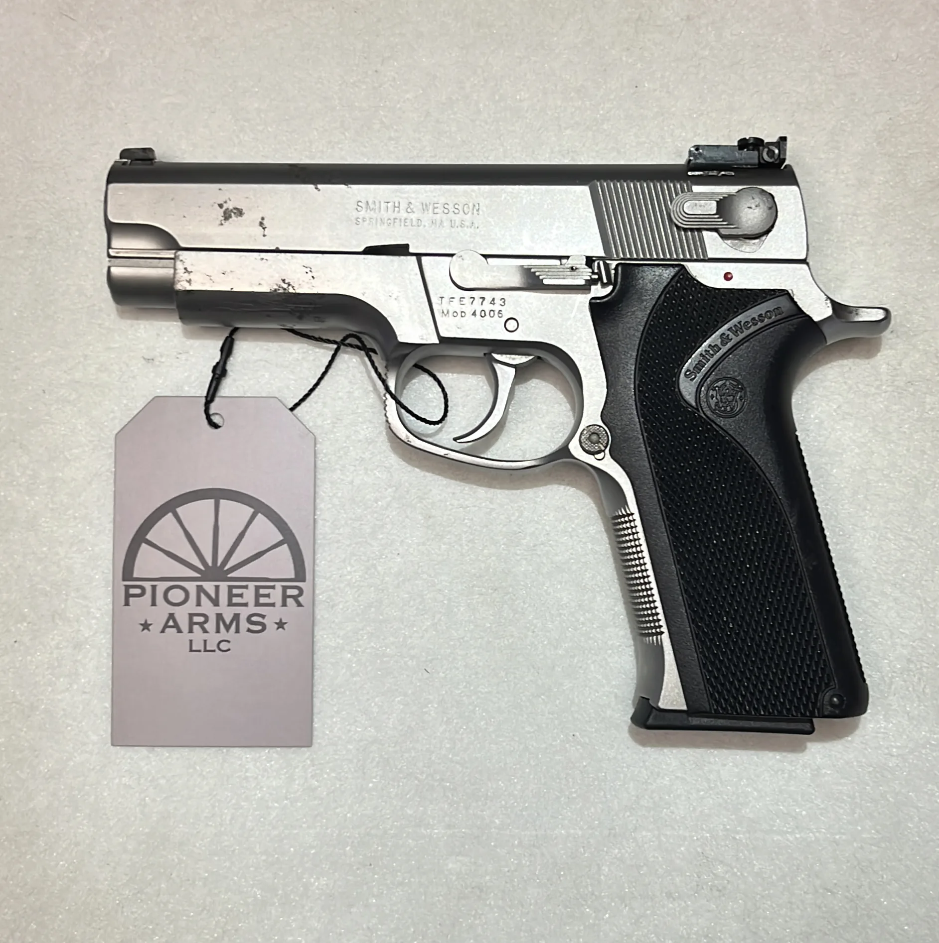 SMITH & WESSON 4006 4" 40 S&W STAINLESS #01-06242